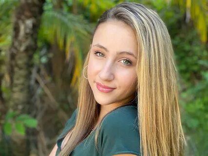 Interview with Disney’s "Sydney to the Max" actress Ava Kolk