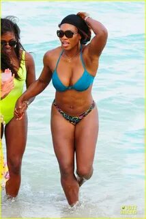 Серена Уильямс отдыхает на пляже в Майами.. - Gossip Blog - 