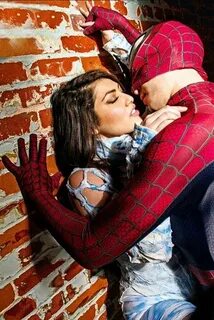 Silk & Spider-Man Cosplay Marvel cosplay, Spiderman homecomi