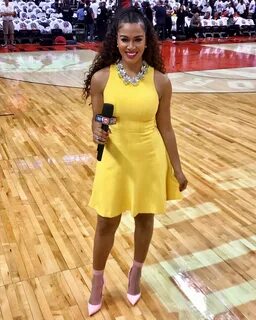 Rosalyn Gold-Onwude Fooine a.ss Getting Up Shots In The Gym,