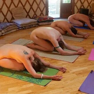 https://nudetits.org/amateur+yoga+naked