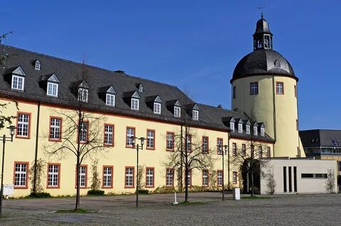 File:Unteres Schloss A.jpg - Wikimedia Commons