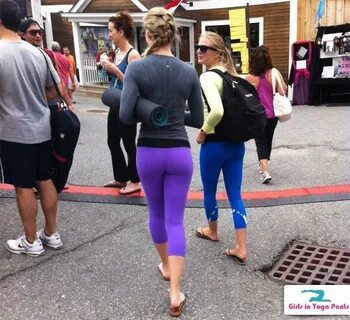 Left or Right? Two small booties in one creep shot - GirlsIn