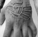 80 Stone Tattoo Designs für Männer - Carved Rock Ink Ideen -