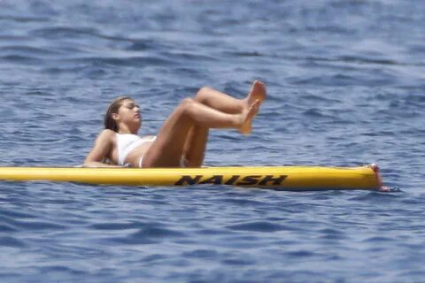 Sistine Rose Stallone Feet (8 pictures) - celebrity-feet.com