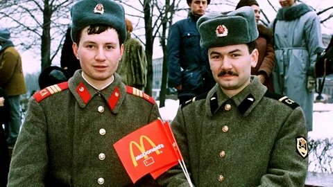 Soviet soldiers at the grand opening of the first McDonalds 
