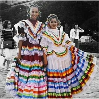 Mexican Girls in Traditional Dresses Mexican dresses, Tradit