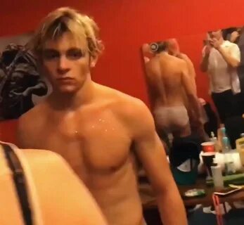 Ross Lynch &amp; brothers - Gay Fap XXX Net