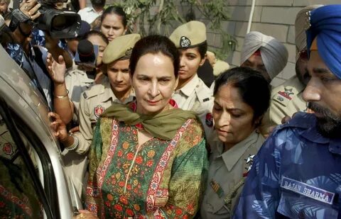 Amritsar train accident: clean chit to Sidhu's wife Deccan H
