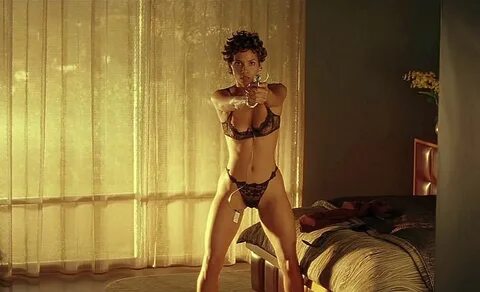 Halle Berry Swordfish Gif Pictures Halle berry, Halle berry 