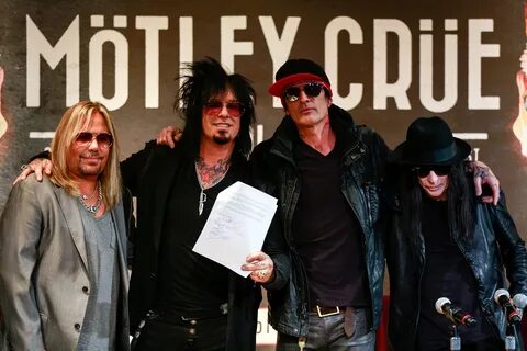 Motley Crue Sign Their 'Cessation of Touring' Contract': Wat