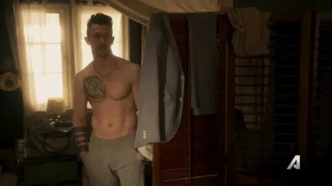 Jonathan Tucker on Kingdom (2016) DC's Men of the Moment