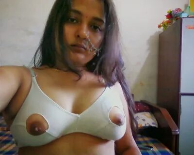 Sexy Desi aunty Poornima showing big Boobs and Choot Pics christinathao.