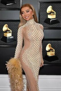 Music superstars strut on the Grammy Awards red carpet