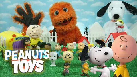 NEW GIANT Surprise Toys THE PEANUTS MOVIE Happy Dance Snoopy