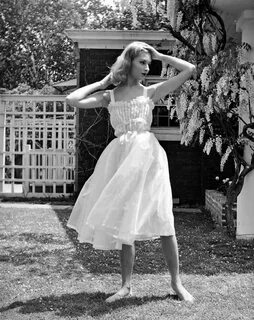 Vikki Dougan Night gown, Fashion, Vintage 1950s dresses