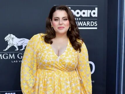 Beanie Feldstein Hottest Photos Sexy Near-Nude Pictures, GIF