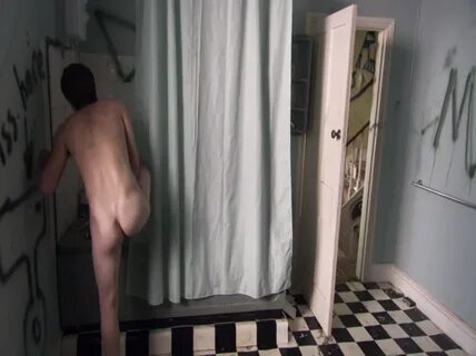 ausCAPS: Joe Dempsie nude in Skins 1-04 "Chris"