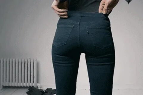 3 Alasan Skinny Jeans Bikin Cewek Makin Gemuk - CewekBanget