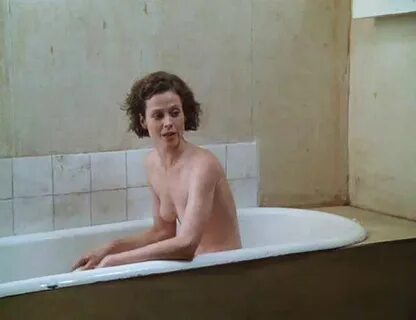 Sigourney Weaver Nude & Sexy Pics And Sex Scenes - Scandal P