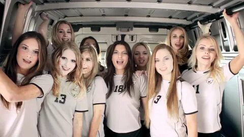Schöne Deutschen Mädchen singen Hup Holland Hup! - YouTube