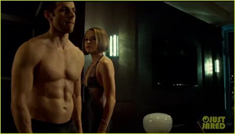 Dylan Bruce Gives Us Hot Paul's Hot Body on 'Orphan Black'!: