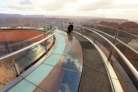 Litlle Kid Big City Grand Canyon Skywalk with Kids