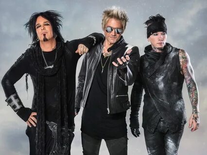 NEWS SIXX:A.M. WIN a Signed CD Booklet and Skype Video Call 