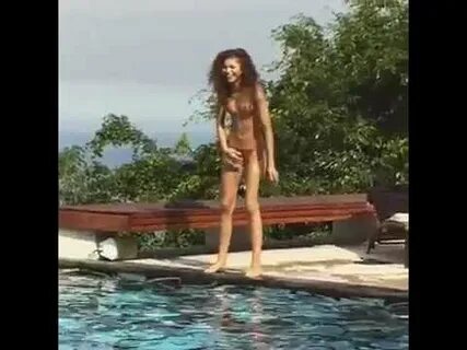 Zendaya bikini - YouTube