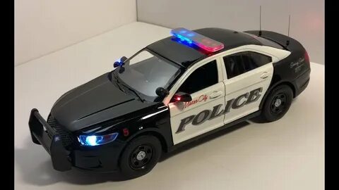 police car with working lights and sirens - Wonvo
