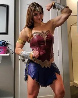 Wonder Woman cosplay by a powerlifter - Album on Imgur