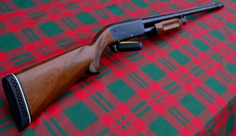 Guns & Knives: Ithaca Model 37 Featherlight 12 gauge slam fi