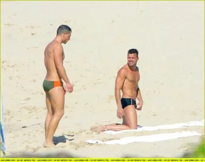 A Journal To Keep Me Sane: Ricky Martin At The Beach