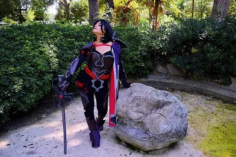 Nightraven Fiora from League of Legends Cosplay