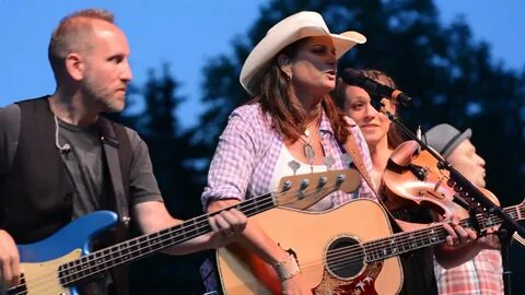 Terri Clark "Northern Girl," LeRoy, NY, 7/23/16 - YouTube