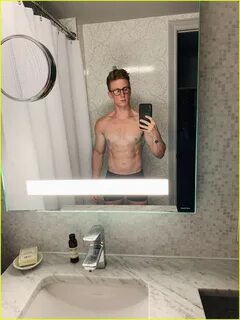 Tyler Oakley Shows Off Ripped Body in Just a Speedo!: Photo 