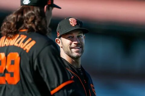 SF Giants: Gabe Kapler addresses full squad before first day