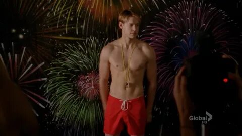 go see GEO ...: Shirtless Sunday Slurpee: "Naked" Glee