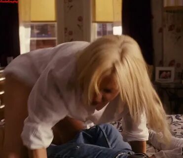 Anna Faris topless from What's Your Number? - picture - 2012