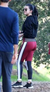 Selena Gomez booty - Imgur