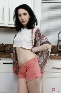 ATK Petites Lily Moon - PornPics.com