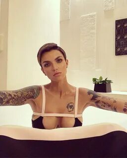 50 Hot Photos Of Ruby Rose - 12thBlog