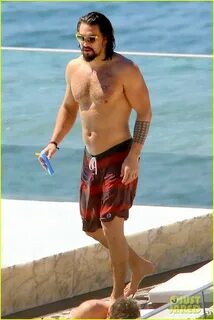 jason momoa shows off his shirtless aquaman body 08 Jason Mo