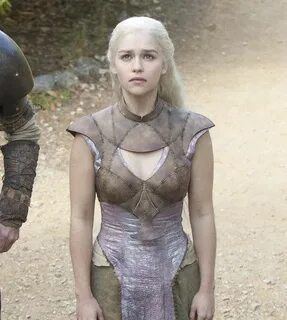 Great shot of Emilia Clarke as Daenerys Targaryen. Game of t