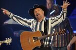 Garth Brooks Abruptly Stopped His Concert
