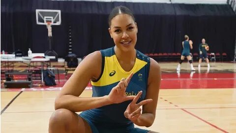Liz cambage pics ✔ Australian basketball superstar Liz Camba