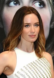 Jan 07 Into The Woods London Premiere - 072 - Emily Blunt Fa