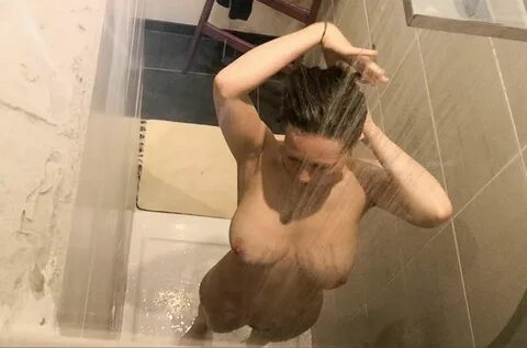 femme-nue-sous-la-douche-aout-2021-12 - Photos et vidéos voyeur