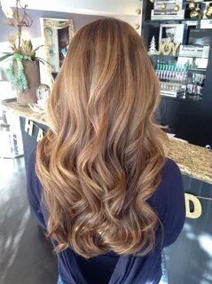 Balayage, loose curls, honey blonde, soft balayage. Blonde a