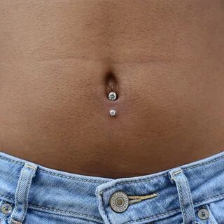 Bottom Navel Piercing - Master Piercing